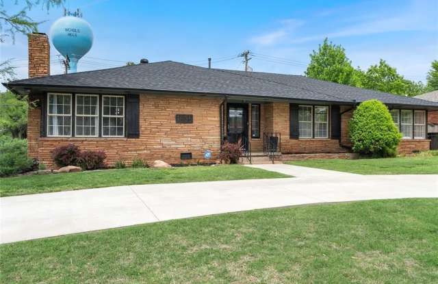 1835 Drakestone Avenue photos photos