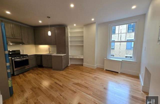 380 RIVERSIDE DRIVE photos photos