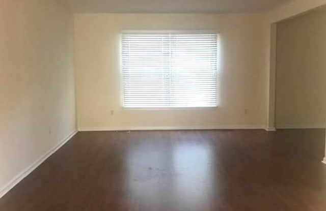7931 Edinburgh Dr Gallery 2