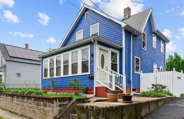Beautiful 2-Story house by Harborside Campus Gallery 2