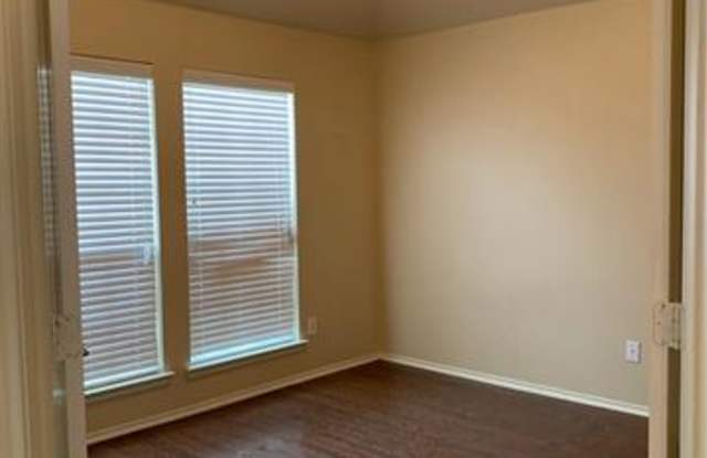 9613 Straightaway Drive Gallery 4