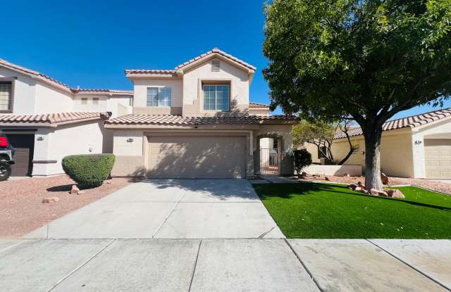REMODELED, SPACIOUS, 4 BEDROOM HOME WITH VAULTED CEILINGS AND LOFT photos photos