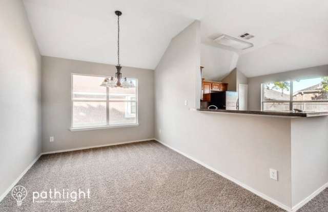 333 Tanglewood Place Gallery 3