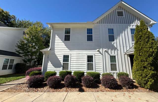 2- Bedroom Townhome near Plaza Midwood! Gallery 1