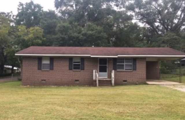 BELOW MARKET RENT! - 706 East Watson Street, Andalusia, AL 36420