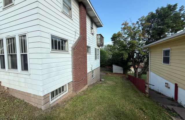 6 bedroom 2 bath Gallery 3