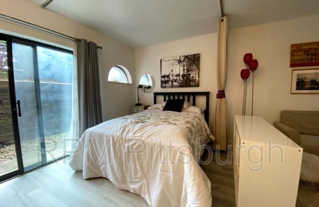 3271 Niagara Square - 3271 Niagara Square, Pittsburgh, PA 15213