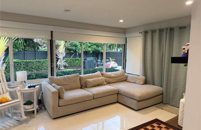 4901 SW 95th Ct Gallery 3