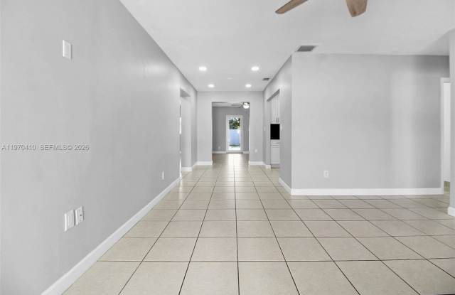 11740 Southwest 182nd Terrace Gallery 3