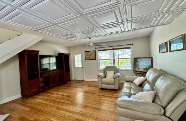 3255 RAMBLEWOOD Place Gallery 4