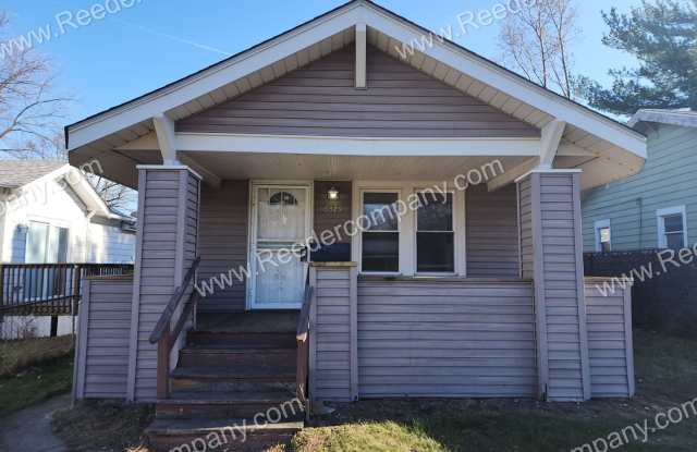 2 bedroom 1 bath for rent. Located right across from the Bike trail - 6325 Blaine Avenue, Hammond, IN 46324