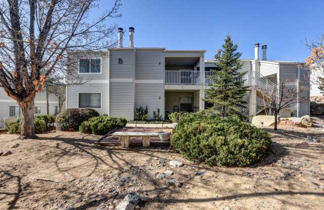 2nd floor condo close to downtown! photos photos