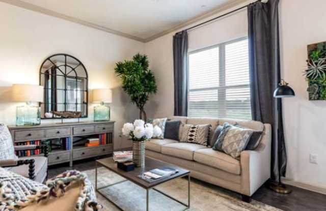 709 Creekside Way Gallery 1