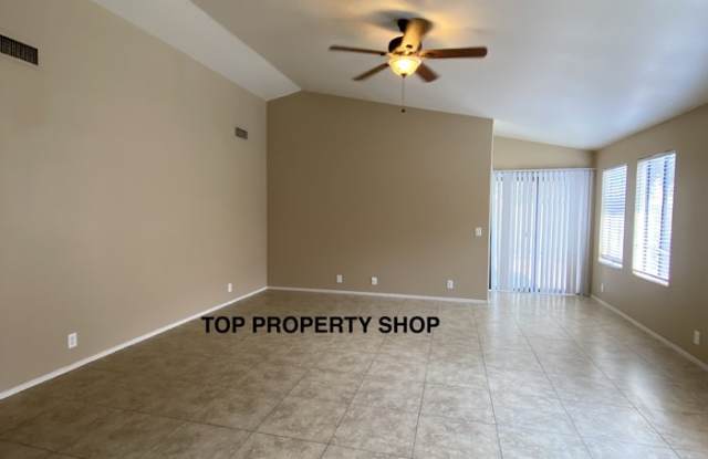 4502 East Amberwood Drive Gallery 3