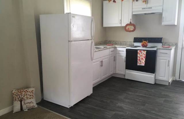 COMING SOON! 2 bedroom Home ready for you to make your own! APPLY NOW! - 102 South Elm Street, Gastonia, NC 28052