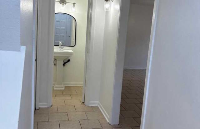 1128  Hollow Creek DR Gallery 3