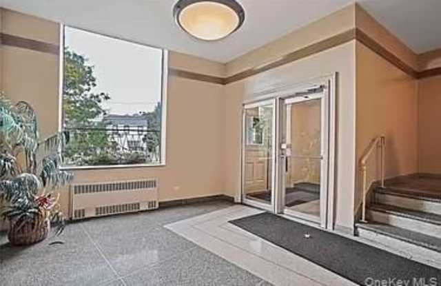 14325 84th Drive Gallery 3