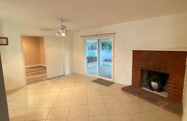 Extremely Spacious 4 Bedroom Home For Rent in the City of Orange! Gallery 3