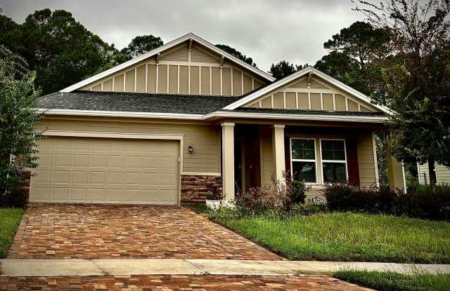 Desirable Clay County offers Granary Park Rental with Resort Style Pool & Clubhouse Gallery 1