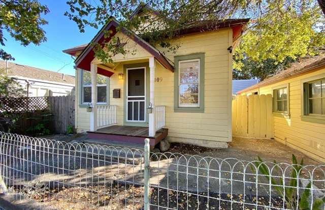1409 D Street Gallery 3