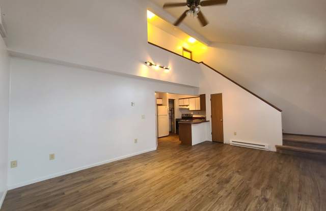 3 bedroom, 2 bathroom unit available 5/19/27 Gallery 4
