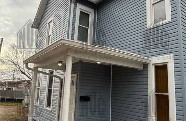 726 E. Main St. - Apt. B - 726 East Main Street, Lancaster, OH 43130 726 E. Main St. - Apt. B - 726 East Main Street, Lancaster, OH 43130