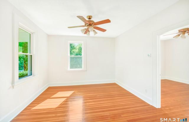 29 Hazelhurst Avenue Gallery 3