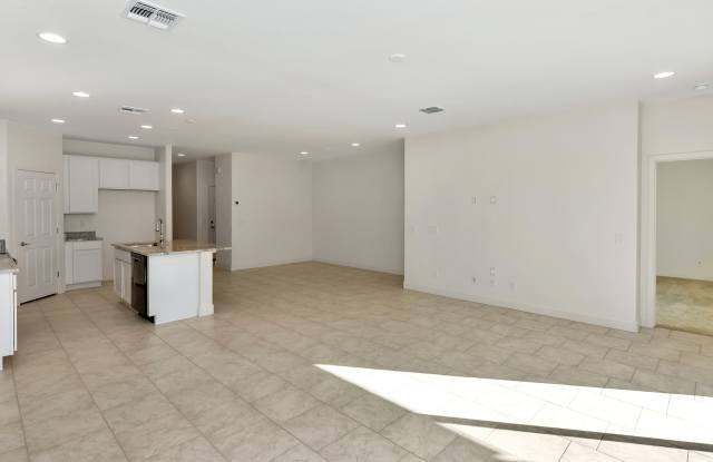 3217 W Fremont Rd. Gallery 4