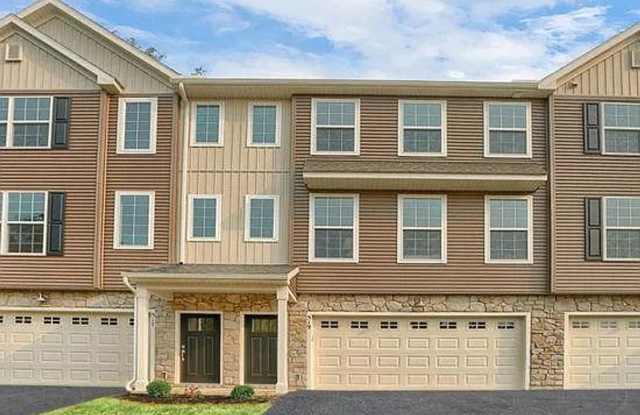 A townhome available for rent within the wonderful Winding photos photos