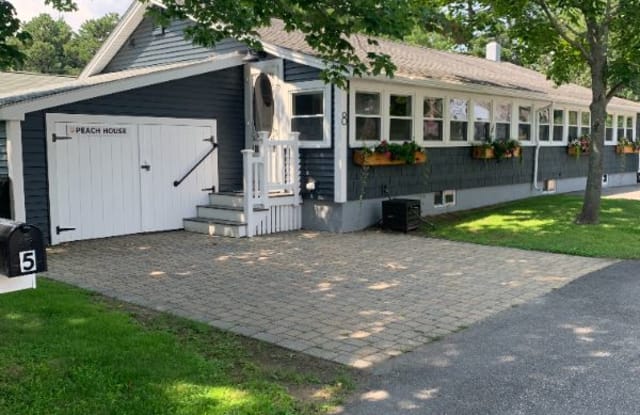 8 Pine Tree Avenue WINTER RENTAL 10/1/23 - 8 Pine Tree Avenue, Saco, ME 04072
