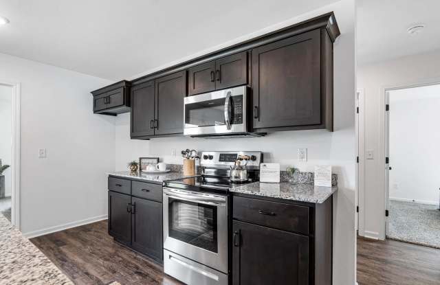Now Preleasing: Columbia Crossing 4 bedroom! Gallery 3