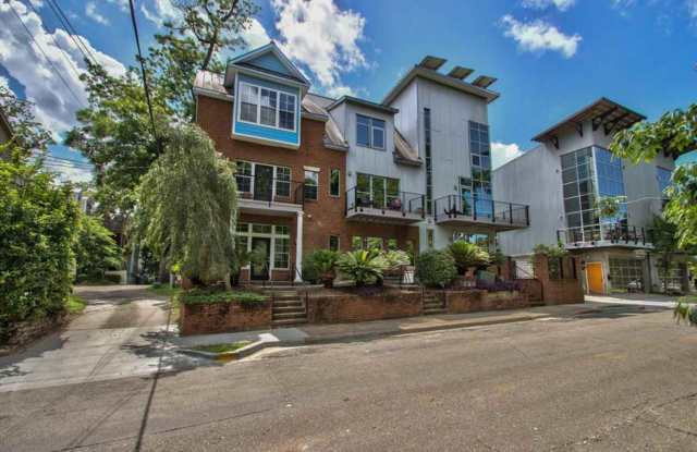 3 bedroom/3 bath Townhome with extra room/bedroom off of Gaines st. Available August 2027 ! Gallery 1