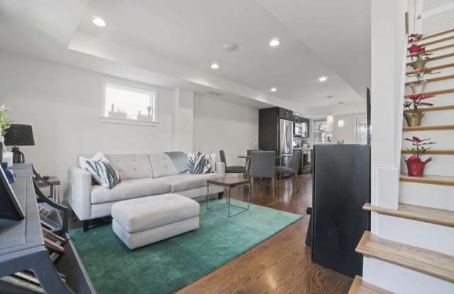 208-210 West 7th St. photos photos