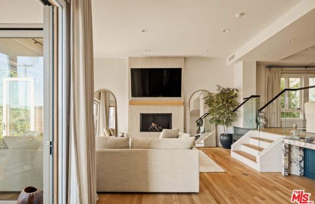 3807 Via Dolce - 3807 Via Dolce, Los Angeles, CA 90292