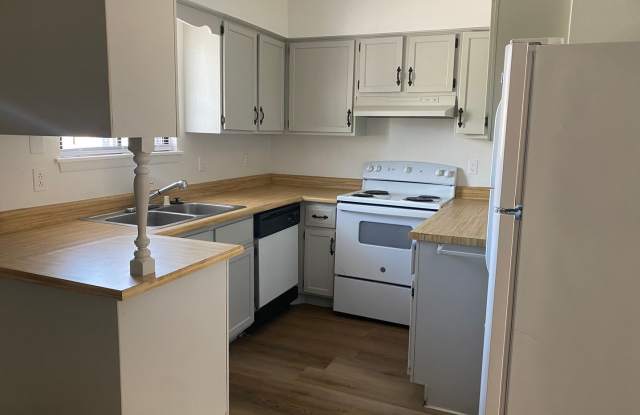 3155 Posada Ct Unit D- Well-Maintained 2BR Home in Quiet Cul-de-Sac Near NMSU**NOW OFFERS SECOND FULL MONTH'S RENT FREE AS MOVE-IN SPECIAL!** photos photos