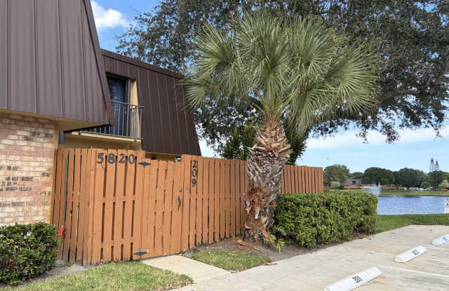 5820 SE WINDSONG Lane Gallery 3