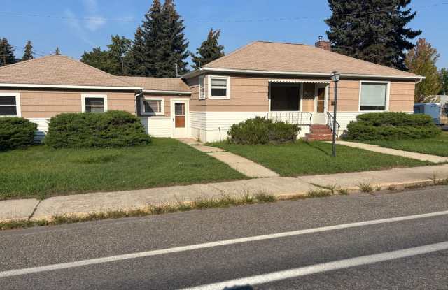 Classic university home with three bedrooms and two full bathrooms. photos photos