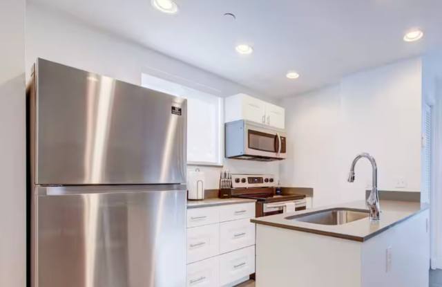 541 Northwest 33rd Street - 4 photos photos