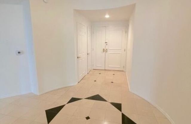 121 N Almont Dr Gallery 3