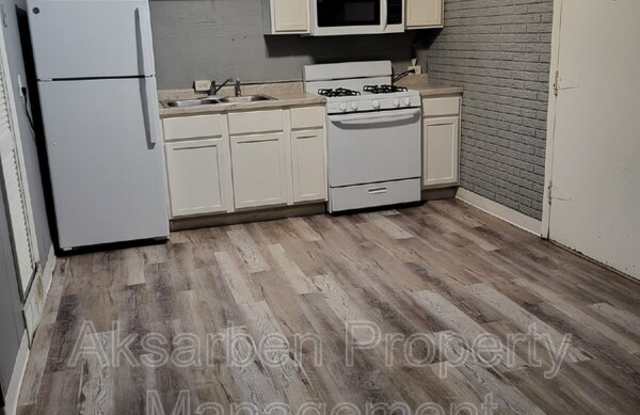 118 South Vine Street - 118 South Vine Street, Grand Island, NE 68801