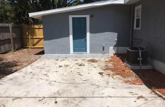 Updated 4/1 Home in St Petersburg photos photos