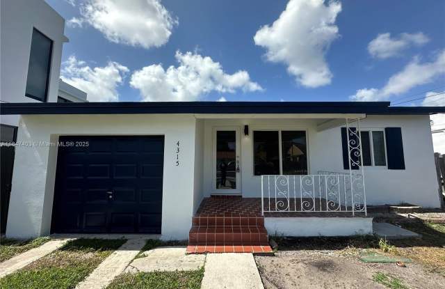 4315 SW 9th Ter photos photos