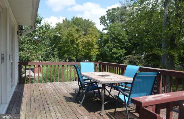 4013 STONEWALL AVENUE Gallery 2