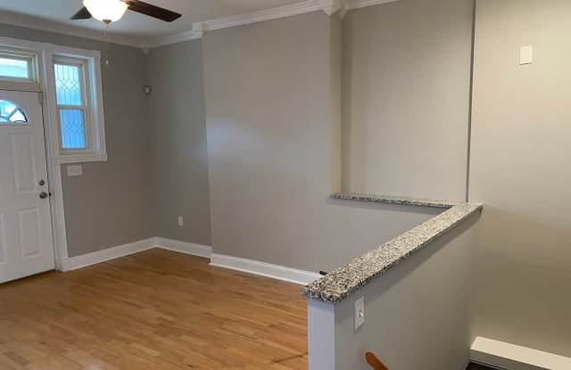 New Rehab in South Hampton!! WITH GARAGE Gallery 3