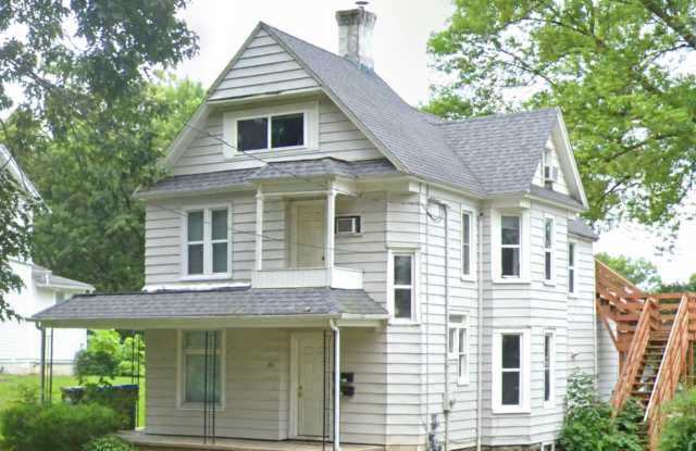 Available August 1st, 6 bedroom, 2 bathroom, Off Street Parking Included! Gallery 1
