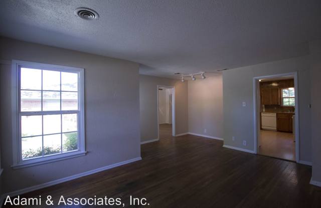 1004 Crescent Gallery 3