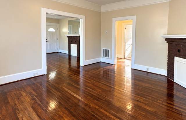 Spacious and charming 3-bedroom home located in Columbia’s established Eau Claire area! Gallery 3