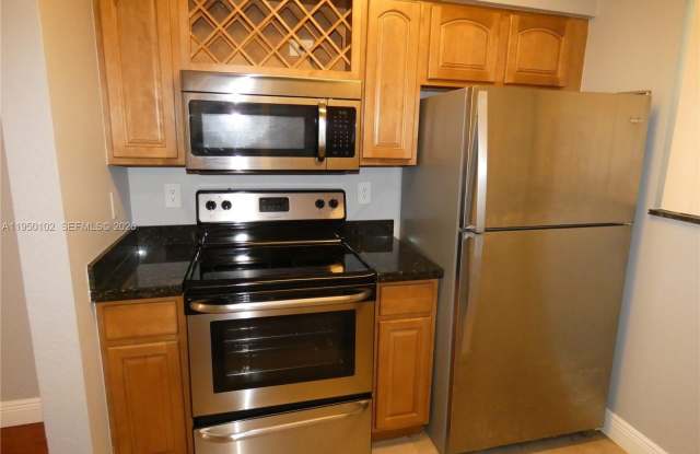 2810 N Oakland Forest Dr photos photos