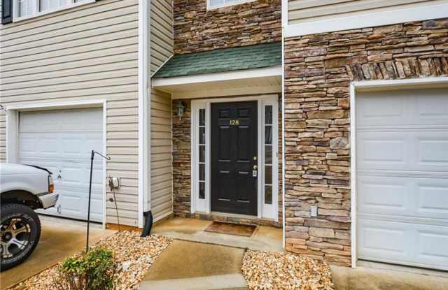 128 Creekwood Drive Gallery 4