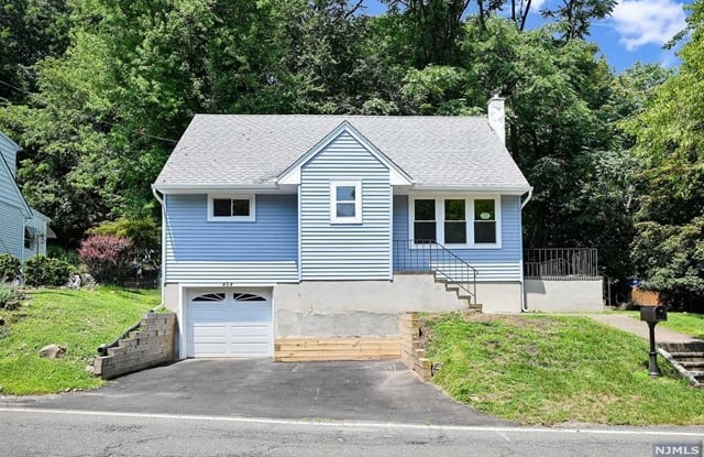 454 Rifle Camp Road - 454 Rifle Camp Road, Woodland Park, NJ 07424